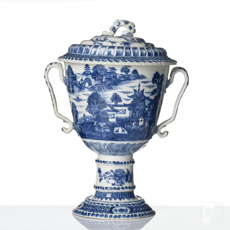 A large blue and white 'landscape' goblet with cover, - 图3